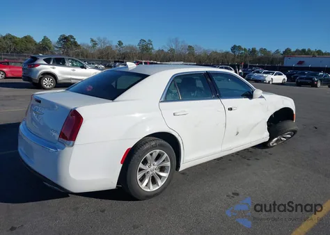 2023 Chrysler 300 Touring z USA, uszkodzony, nr VIN 2C3CCAAG9PH538356